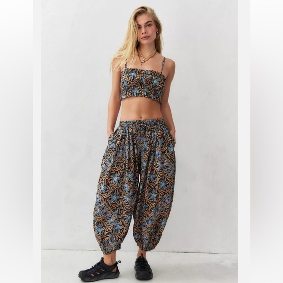 ⭐️NwT Urban Outfitters Out from under Jasmine Balloon Pants⭐️ - Picture 1 of 11